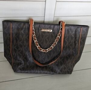 Michael Kors Harper (Brown) Signature Bag